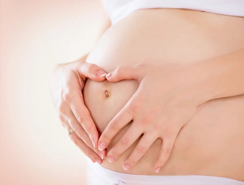 Ведение беременности. Массаж живота беременной. Ведение беременности картинки.