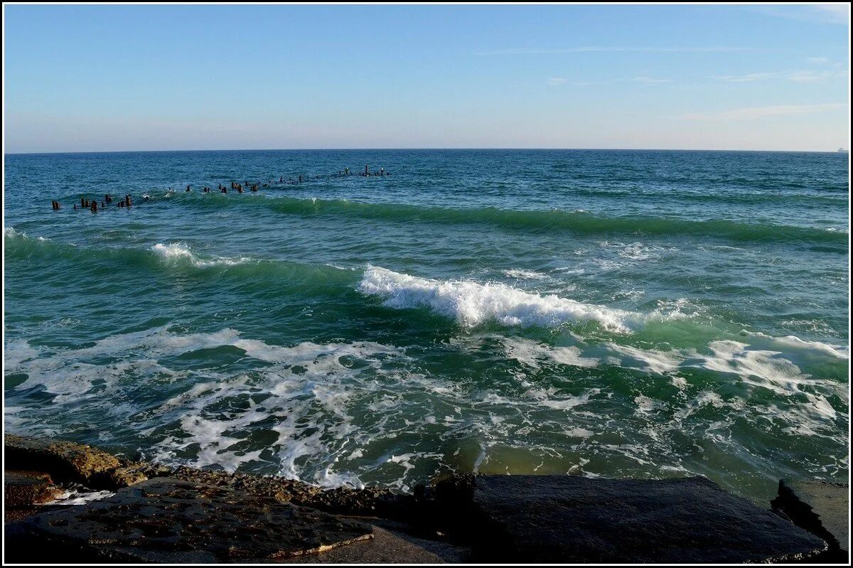 Море широко. Широкое море. море простиралась.