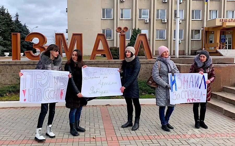 Митинг правды. Бердянск 2014 митинг перед горисполкомом.