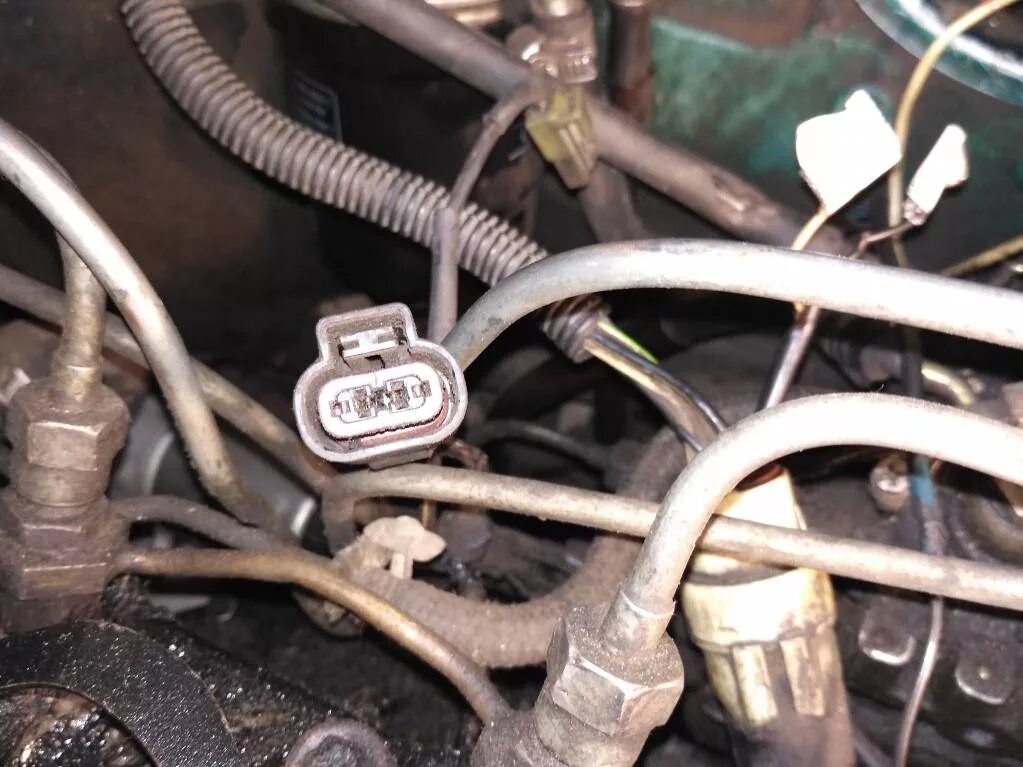 Датчик оборотов тнвд т4 2. Lc 80 тнвд 1hz. Тахометр на тнвд. 4m40 тнвд. Тнвд tlc 105.