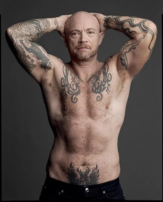 Тату крылья на спине у девушек. Бак ангел buck angel. Бак энджел до операции. Тату на спине женские. Бак энджел (buck angel) с членом.