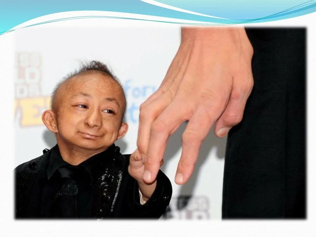 Хэ Пинпин. Самым маленьким человеком в мире Хэ Пинпин. Хи Пингпинг рост. Самый маленький человек в мире.