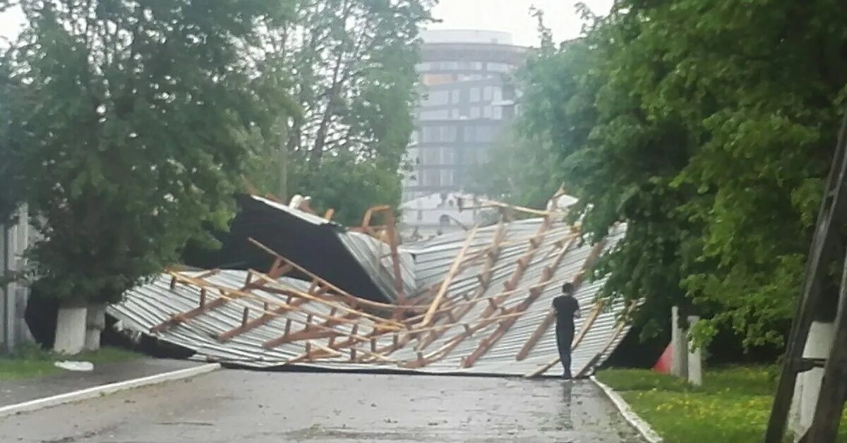 Ураган в москве вчера. Ураган в Москве 2001. Ураган в Москве 1998. Ураган в Москве (2017). Ураган в Москве.