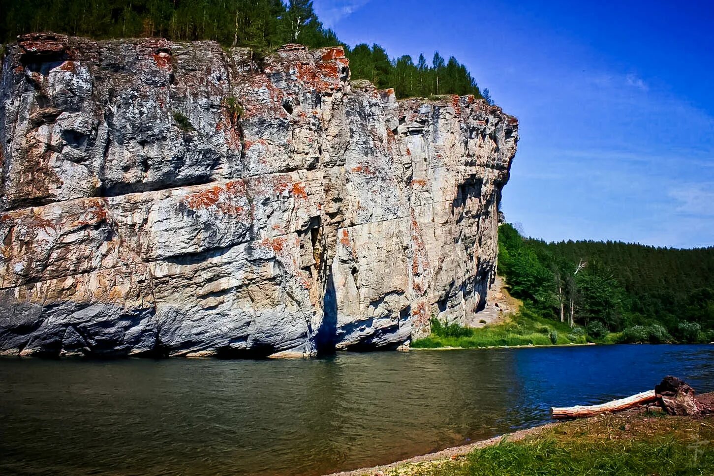 Река гребень. Лимоновский гребень на реке Юрюзань. «Южный Урал. Река Юрюзань». Лимоновский гребень Башкирия. Река Юрюзань в Башкирии.