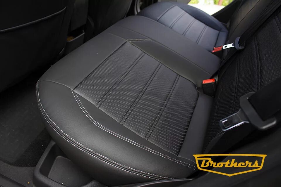 4 2012 синий салон. Авточехлы форд фокус 1. Чехлы на форд фокус 2. Форд фьюжн 1. Чехлы из экокожи форд фокус 3.