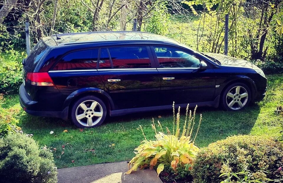 2. Opel vectra 2008. На опеле вектра гуф. Opel 2003 vectra седан. Опель вектра 1.