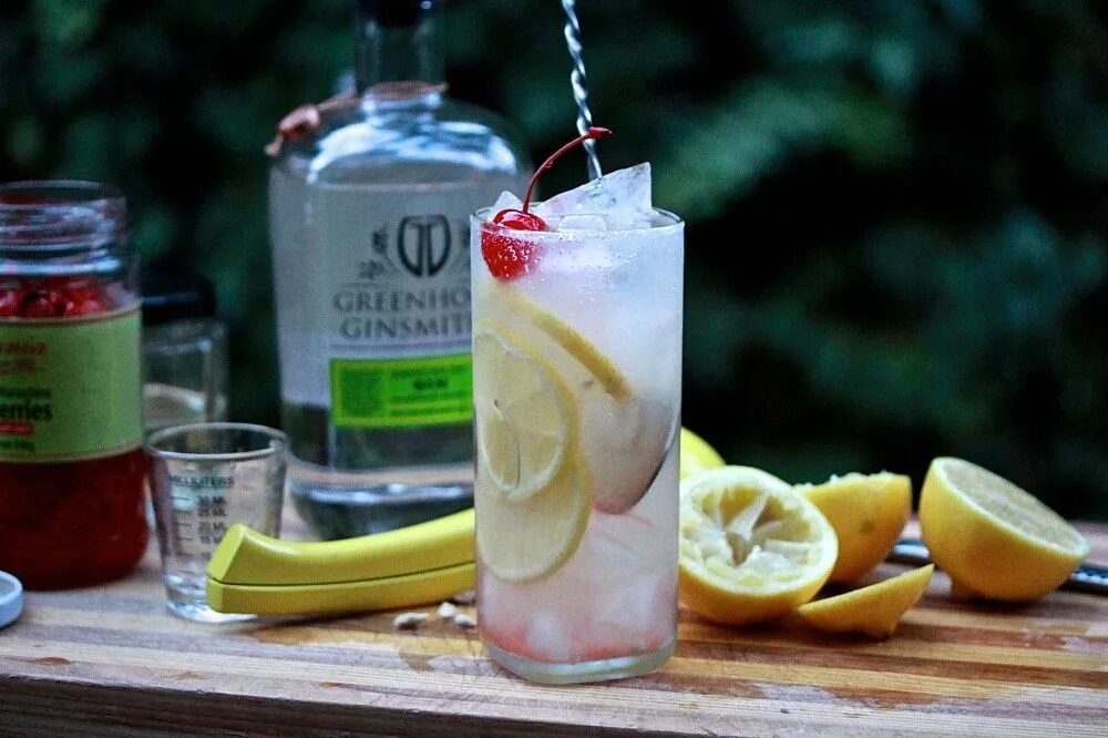 Коктейль клубничный коллинз. Sweet-tea. Вирджин коллинз коктейль. Коктейль. Коктейли тяжелые.
