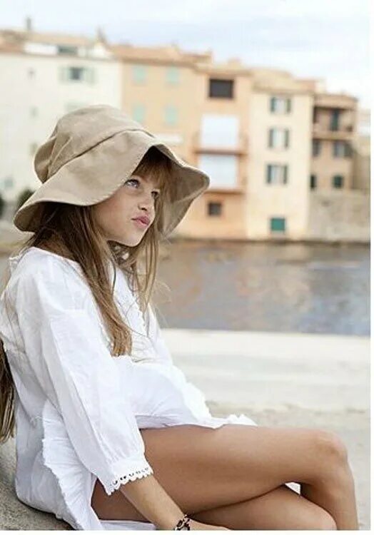Тилан блондо 2011. Тилан роуз блондо в детстве. Thylane lena rose blondeau. Лена роуз. Тилан блондо.