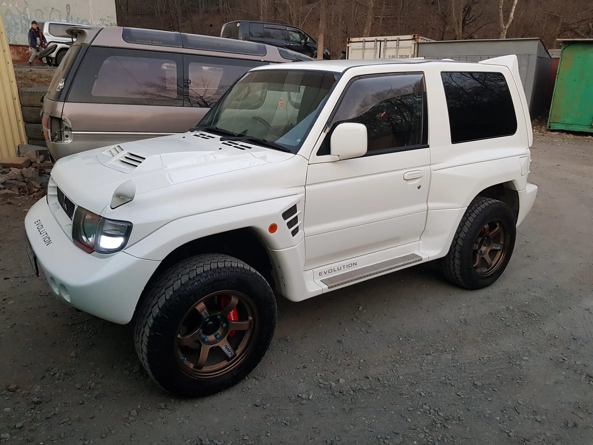 Mitsubishi хабаровск. Мицубиси Паджеро Эволюшн. Pajero Evolution 1997. Mitsubishi Pajero Evolution Tuning. Mitsubishi Pajero EVO 1997.