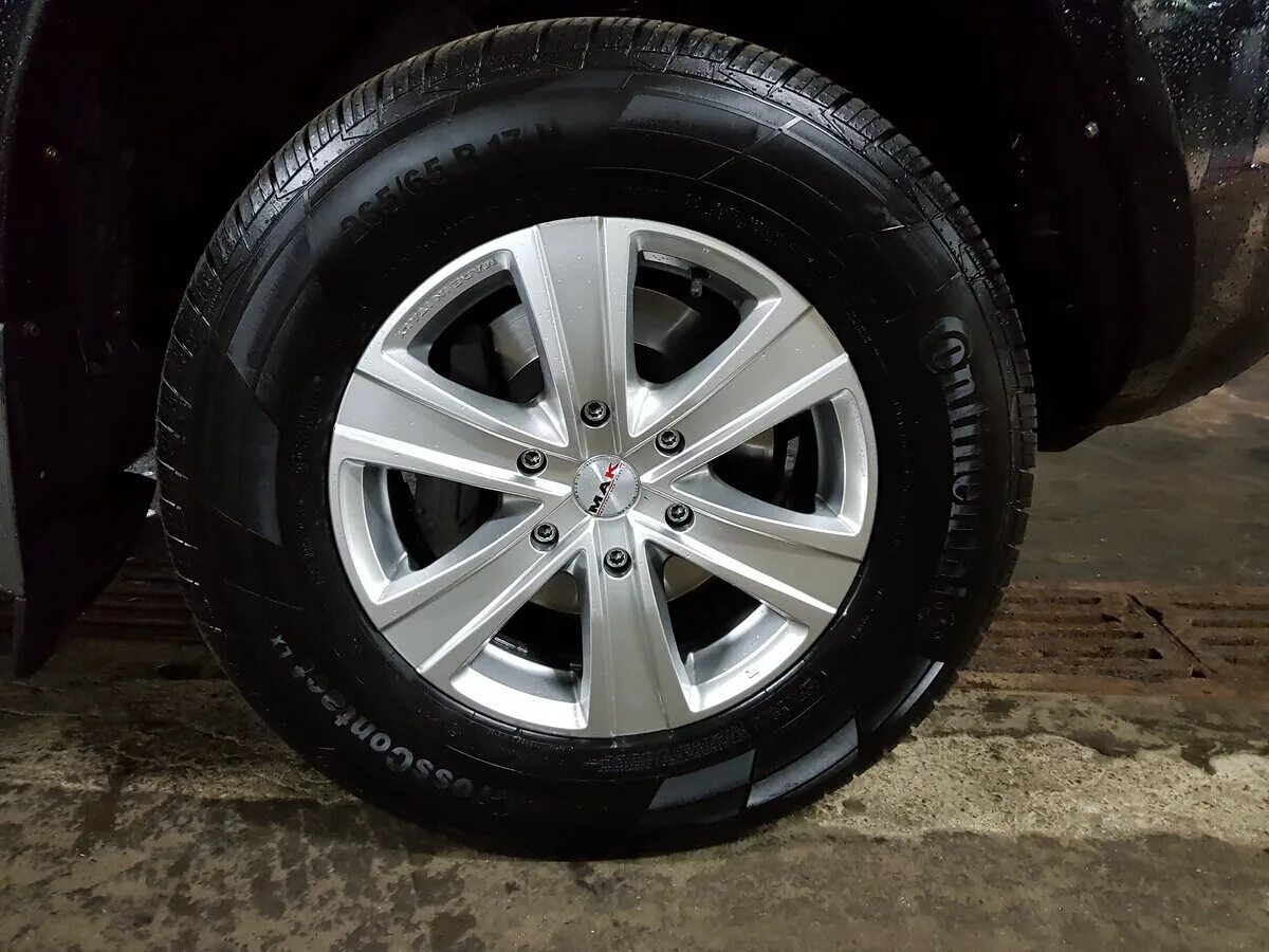 Колеса на toyota prado r17. Штатные колеса на прадо 150. Диски на прадо 95 r16. Диск колеса toyota prado 150. Шины диски прадо.