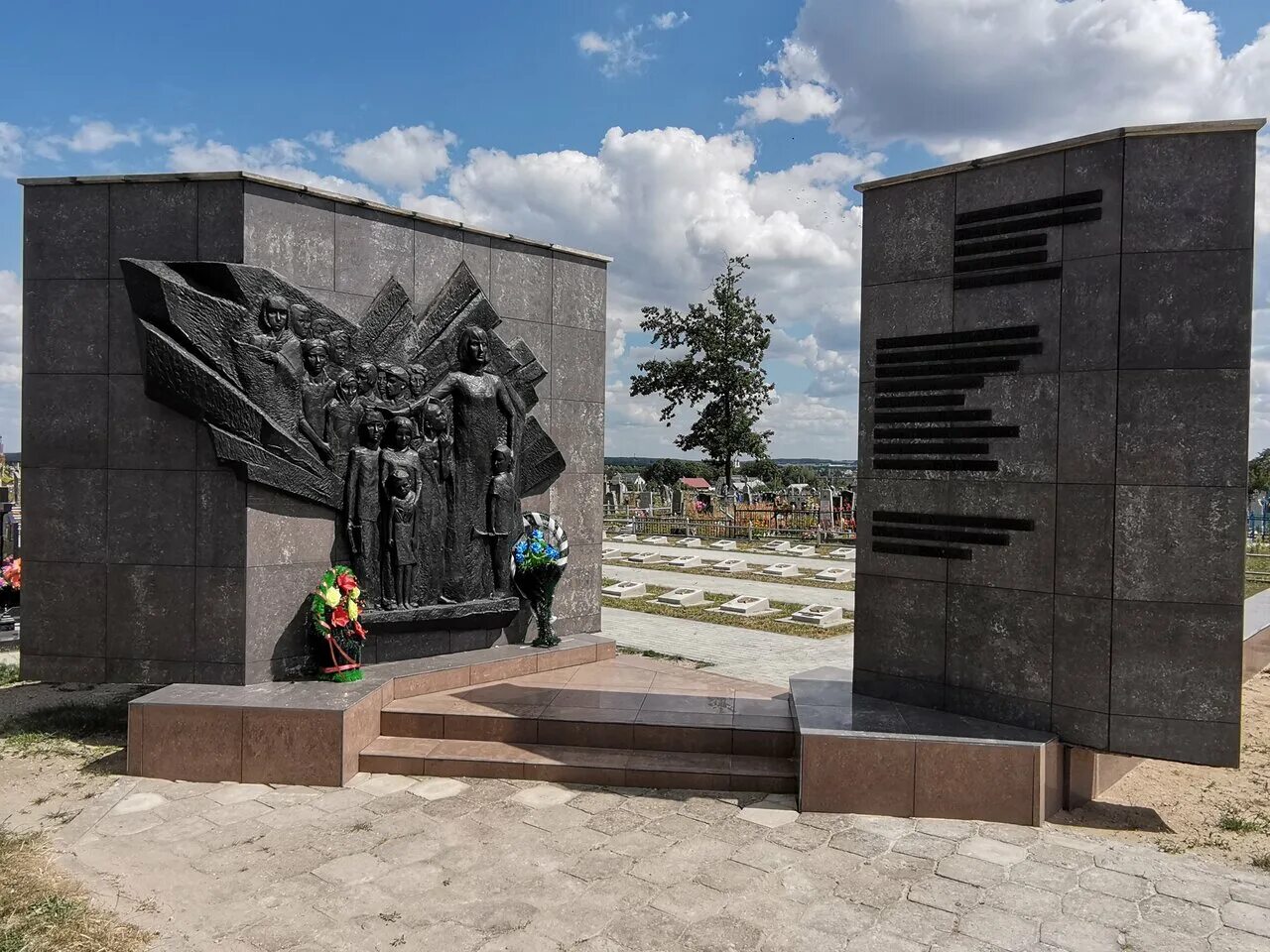 дятлово памятник. дятлово гродненская обл. памятник и. братская могила в дятлово, гродненская область. филидовичу в дятлово.