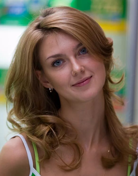 Обычные русские женщины. 38 лет как выглядеть. Анджелина джоли в 38 лет. Женщина 38 лет. Девушка 37 лет.