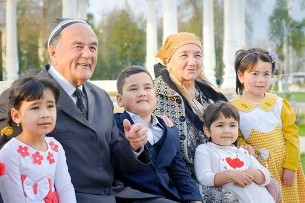 Oila mahalla. Ёш оила. Махалла оила. Oila mahalla. Oila mahalla.