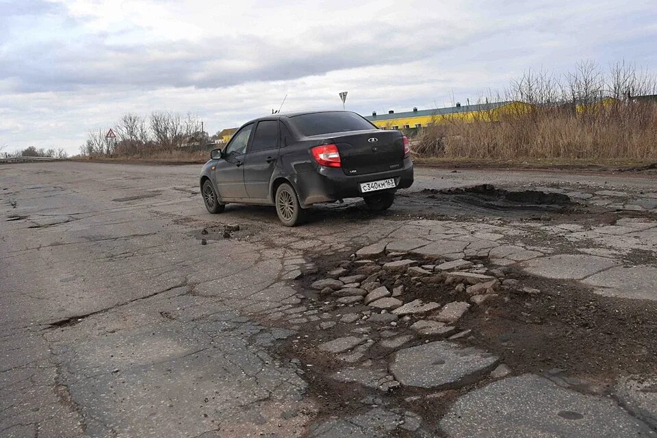 Плохие дороги в россии. Дороги Башкирии. Разбитая дорога. Плохие дороги. Плохая дорога.