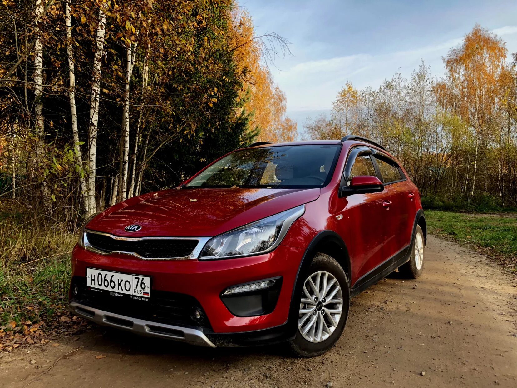 Автомобиль икс лайн. Киа Рио 4 x-line. Kia Rio x2. Kia Rio XLINE красный. Kia Rio x (x-line).