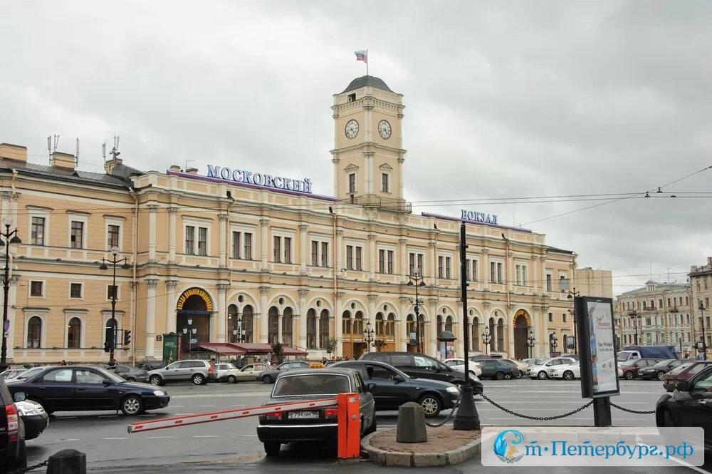 Санкт петербург главный вокзал станция. Московский вокзал санкт-петербург. вокзалы санкт-петербурга московский вокзал. санкт-петербург главный московский вокзал. жд вокзал питер московский.