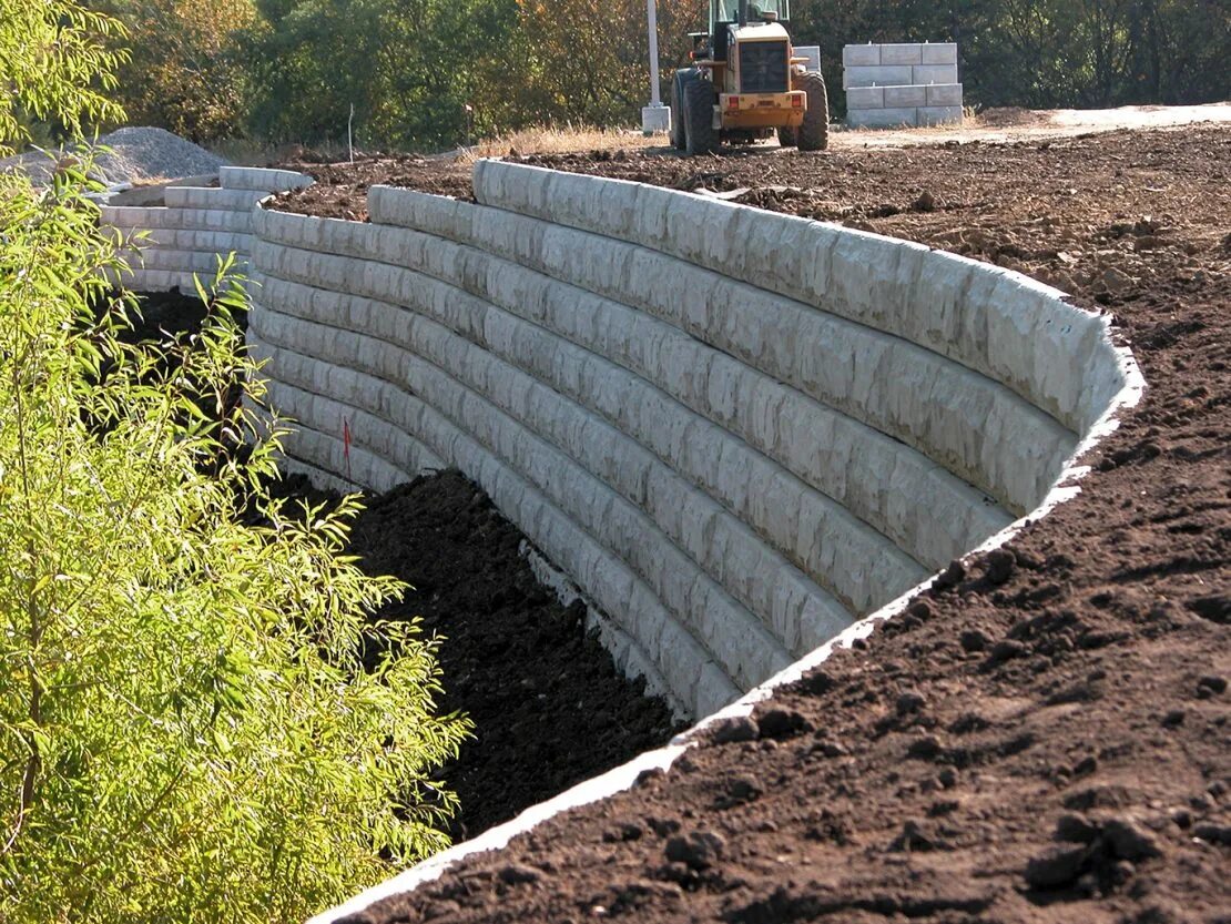 Подпорная стена. Макволл подпорные стенки. GEOWALL подпорная стена. Убо-1420 подпорная стенка. Фбсо