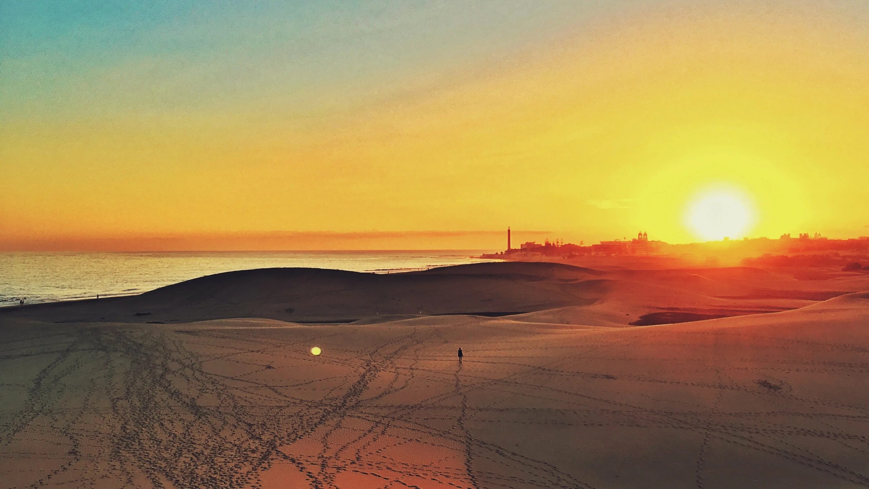 Восход солнца на сегодня село карата. Закат в пустыне. солнце в пустыне. восход в пустыне. рассвет в пустыне.