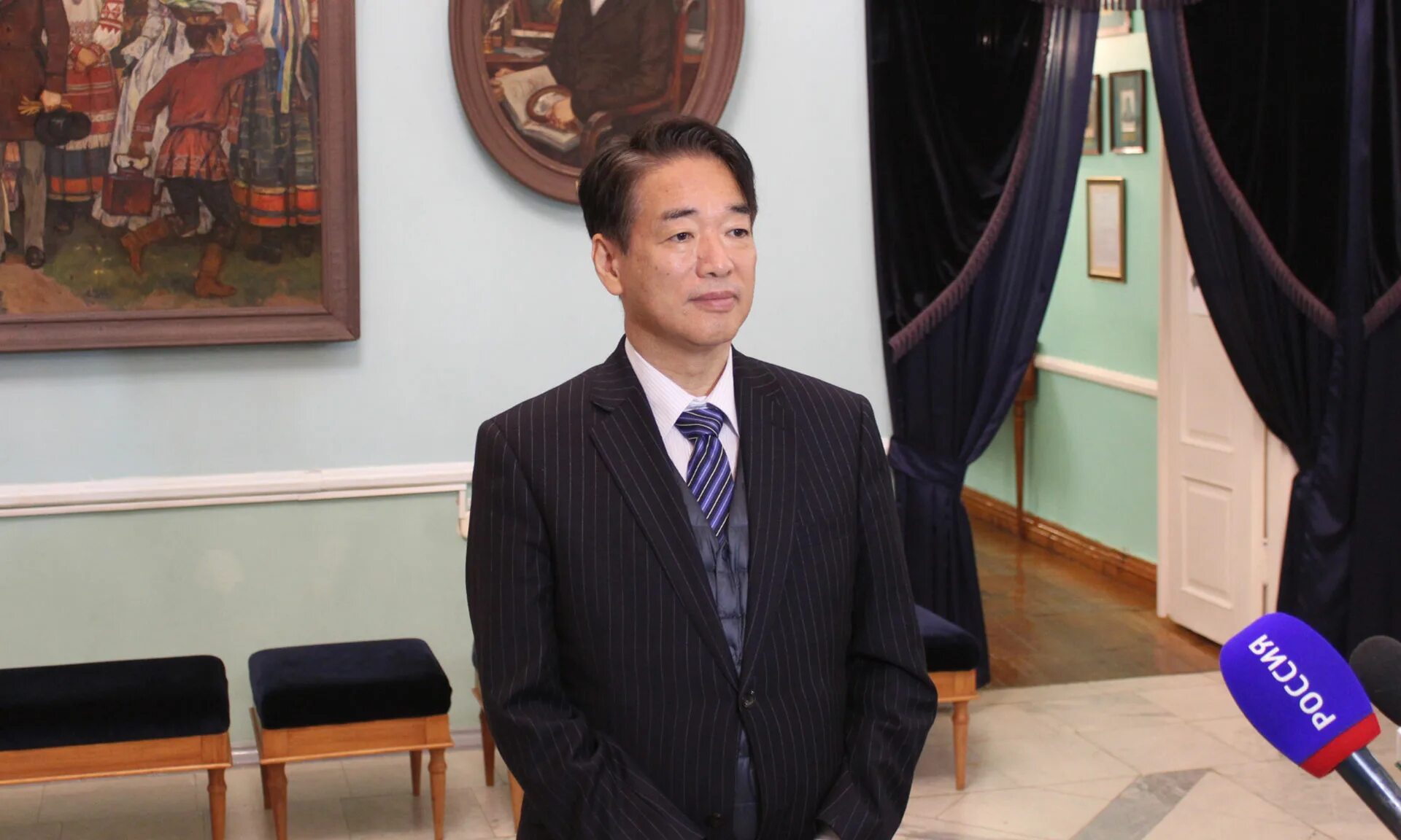 Японский посол. Посол Японии Тоехиса. Тоёхиса Кодзуки. Посол Кодзуки. Тоехиса Кодзуки посол.
