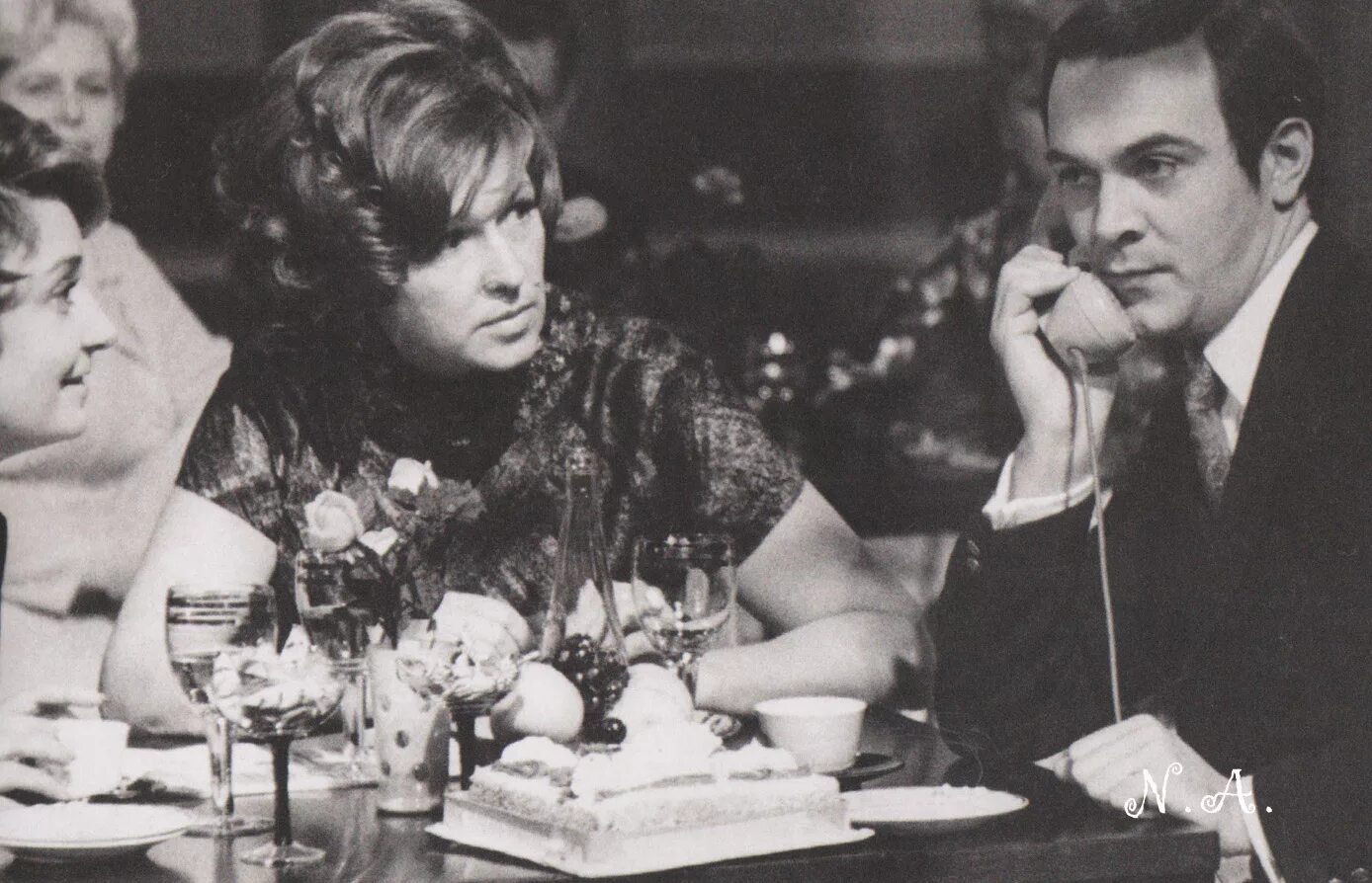 Магомаев голубой огонек. Голубой огонек 1974 года. Голубой огонёк 1971 сличенко. Гагарин голубой огонёк 1965. Голубой огонек 1974 года.