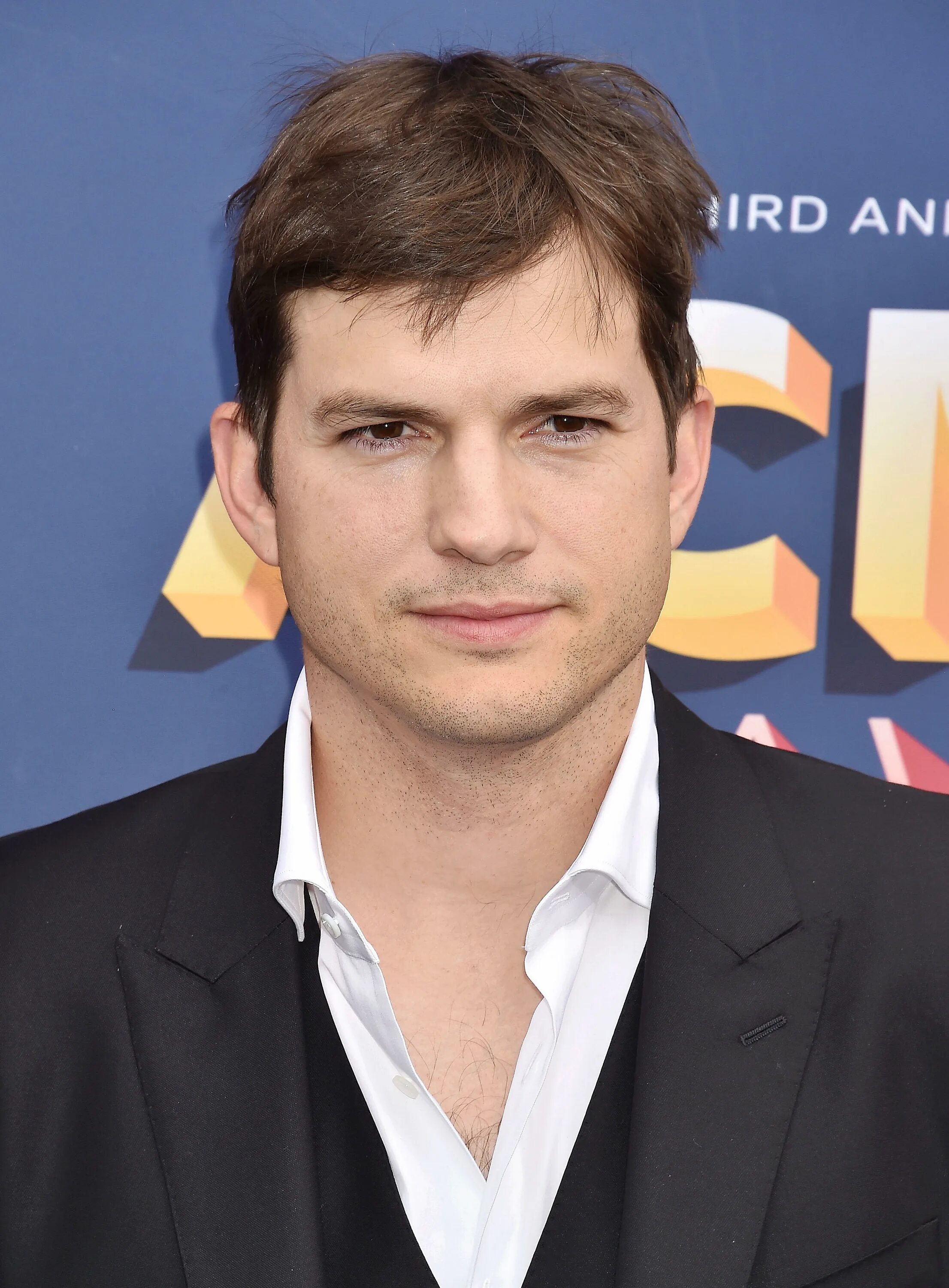 джилленхол молодой эштон катчер. эштон катчер сейчас 2021. эштон катчер сейчас. эштон кутчер очки. эштон катчер 2020.