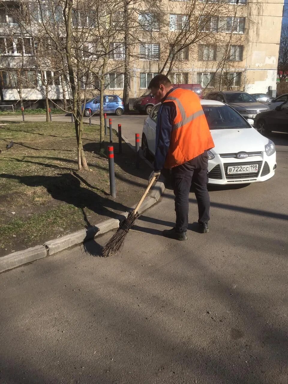 Ооо жкс 2. ЖКС 2 Кировского района. ЖКС 2 центрального района. ЖКС 2 Фрунзенского механизированная техника. ЖКС картинки.