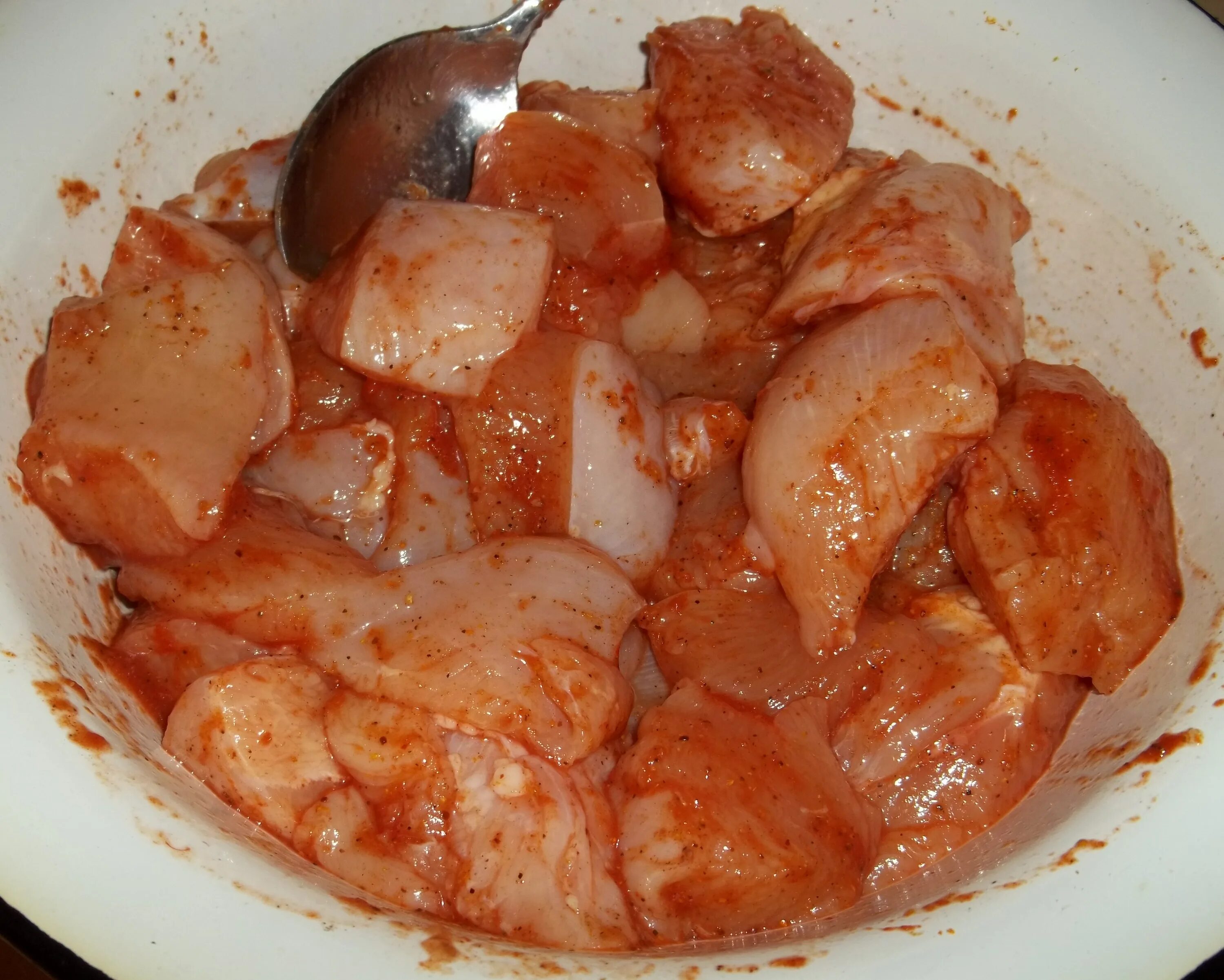 Маринад для куриных крылышек. Куриный шашлык мариновка. Куриное мясо для шашлыка. В чем мариновать курицу для шашлыка. Маринад для шашлыка из курицы.