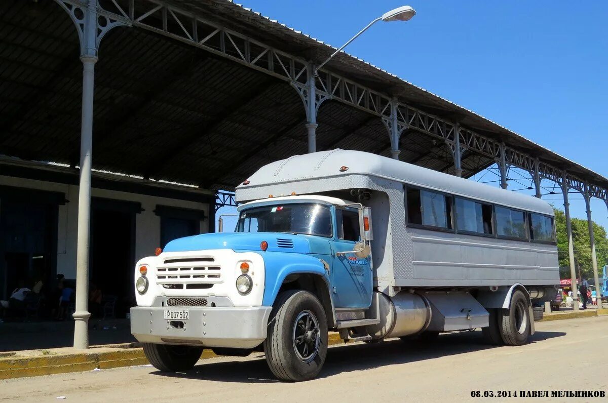 Машины автобусы грузовики. ЗИЛ 130. КАВЗ ЗИЛ 130. ЗИЛ 133 автодом. ЗИЛ 130 автодом.