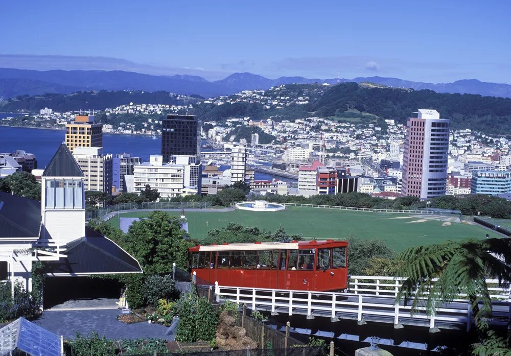 Wellington new zealand. Веллингтон (новая Зеландия). Новая Зеландия столица Веллингтон. Новая Зеландия столица Веллингтон улицы. Города. Веллингтон новая Зеландия фото.