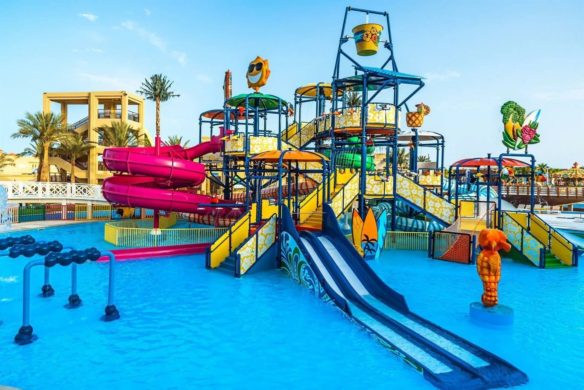 Premium fun. Отель в Египте Rixos Premium Seagate 5. Риксос премиум Сигейт Шарм-Эль-Шейх. Fun&Sun Family Seagate Aqua 5*. Rixos Premium Seagate 5 аквапарк.