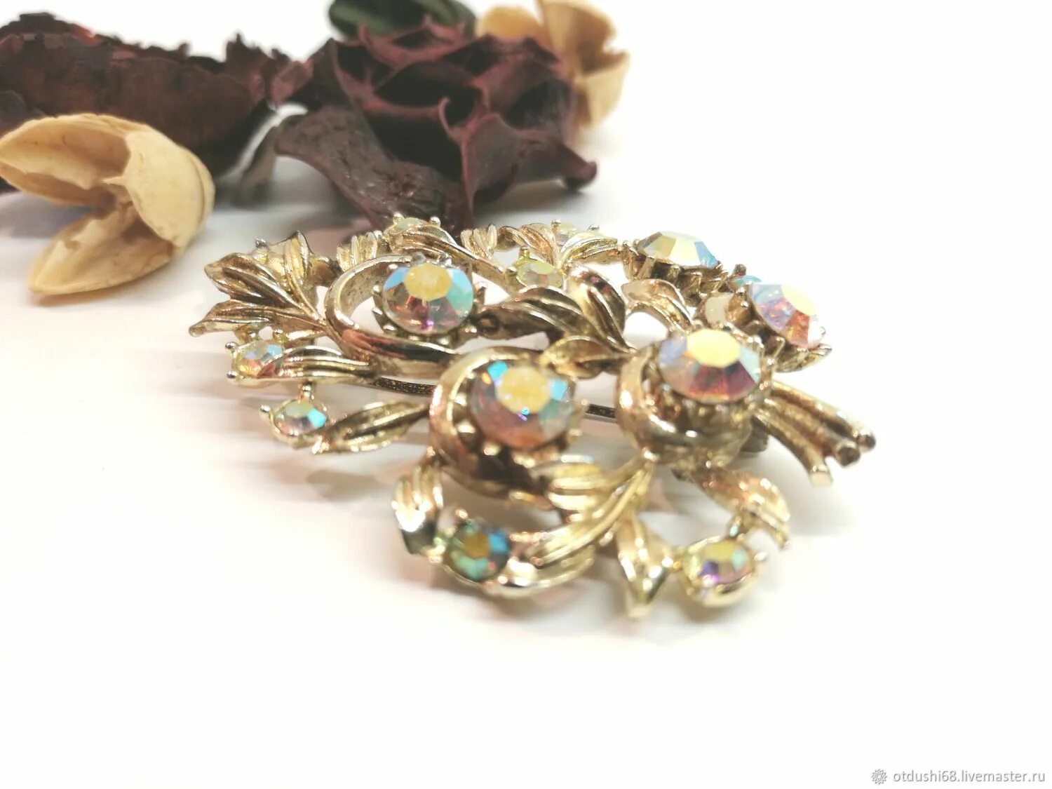 Брошь шатлен чехословакия. Старые брошь немецкая. Чехия винтаж. Брошь винтажная чехия. Чехия винтаж.