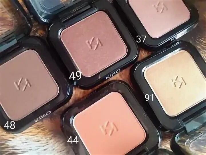 Kiko milano water eyeshadow. Kiko milano water eyeshadow swatches. Kiko milano high pigment eyeshadow 20. Тени kiko 20. Тени кико оттенок 20.
