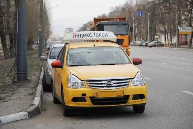 Агрегаторы такси в москве. Мигранты в такси в москве. Автомобиль «такси». Такси есть на москве. «такси» (2005-2009).
