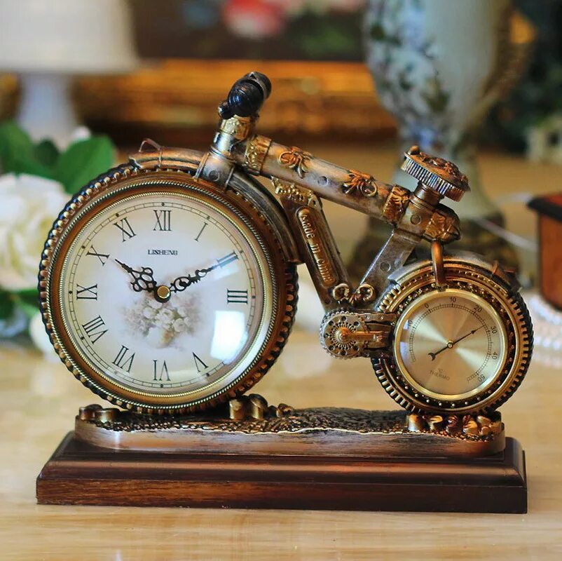 можно ли дарить настольные часы. часы настольные подарочные. настольные часы необычной формы. часы настольные. необычные часы на стол.