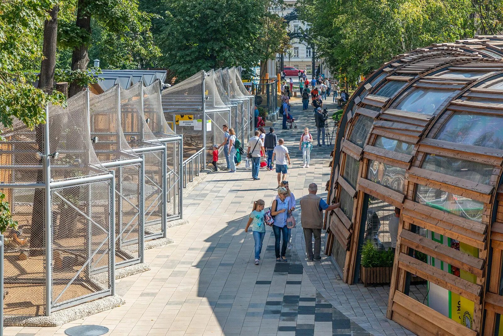 Детская площадка в зоопарке. Детский зоопарк в московском зоопарке. Дети в московском зоопарке. Зоопарк москва детский зоопарк. Московский зоопарк зоопарки.
