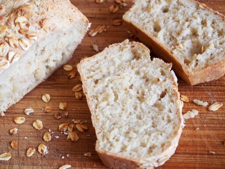 Хлеб из овсяных отрубей. Хлеб "овсяный заварной". Овсяный хлеб Здравушка. Хлеб с овсяными хлопьями.