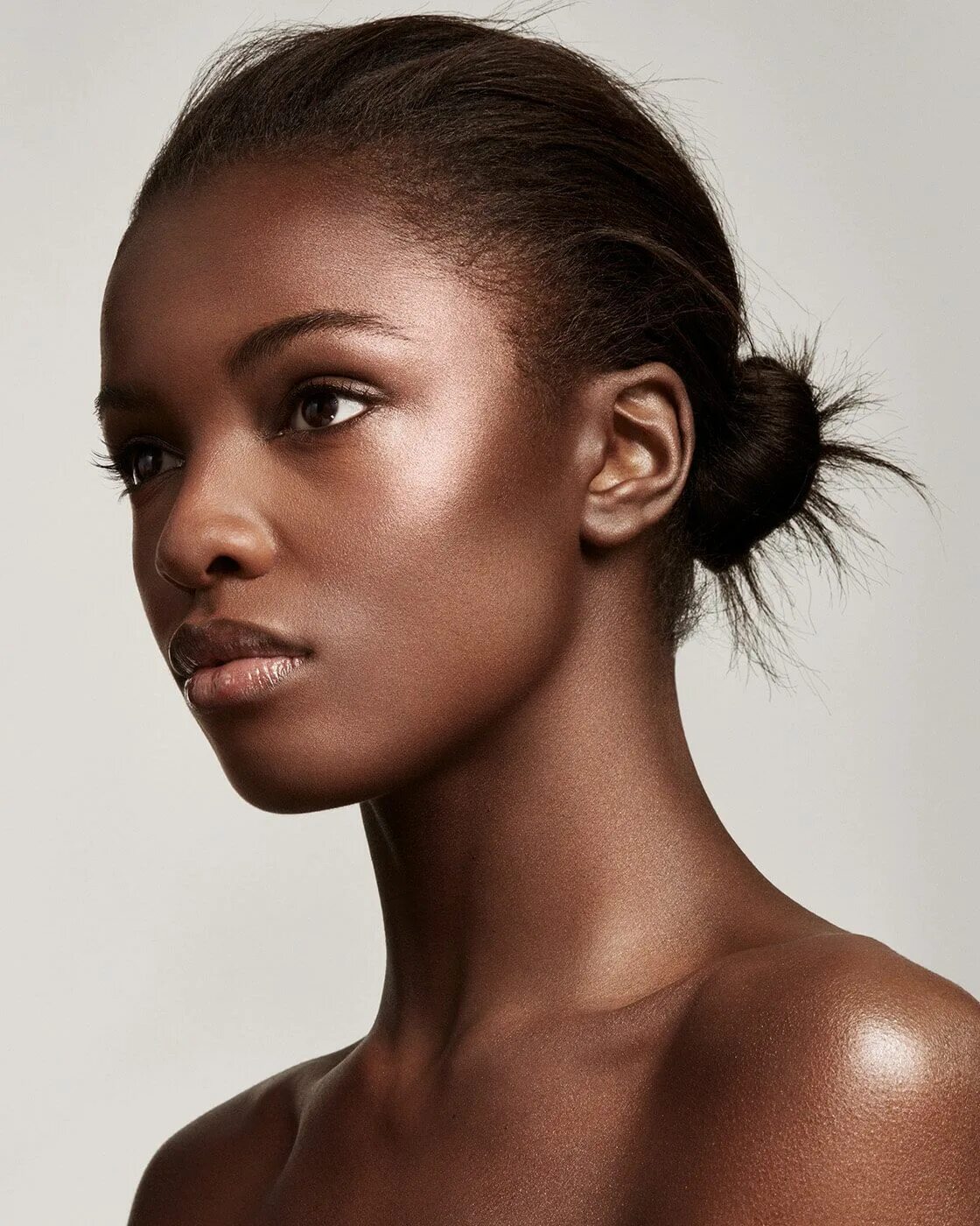 Ebony model. Леоми Андерсон модель.