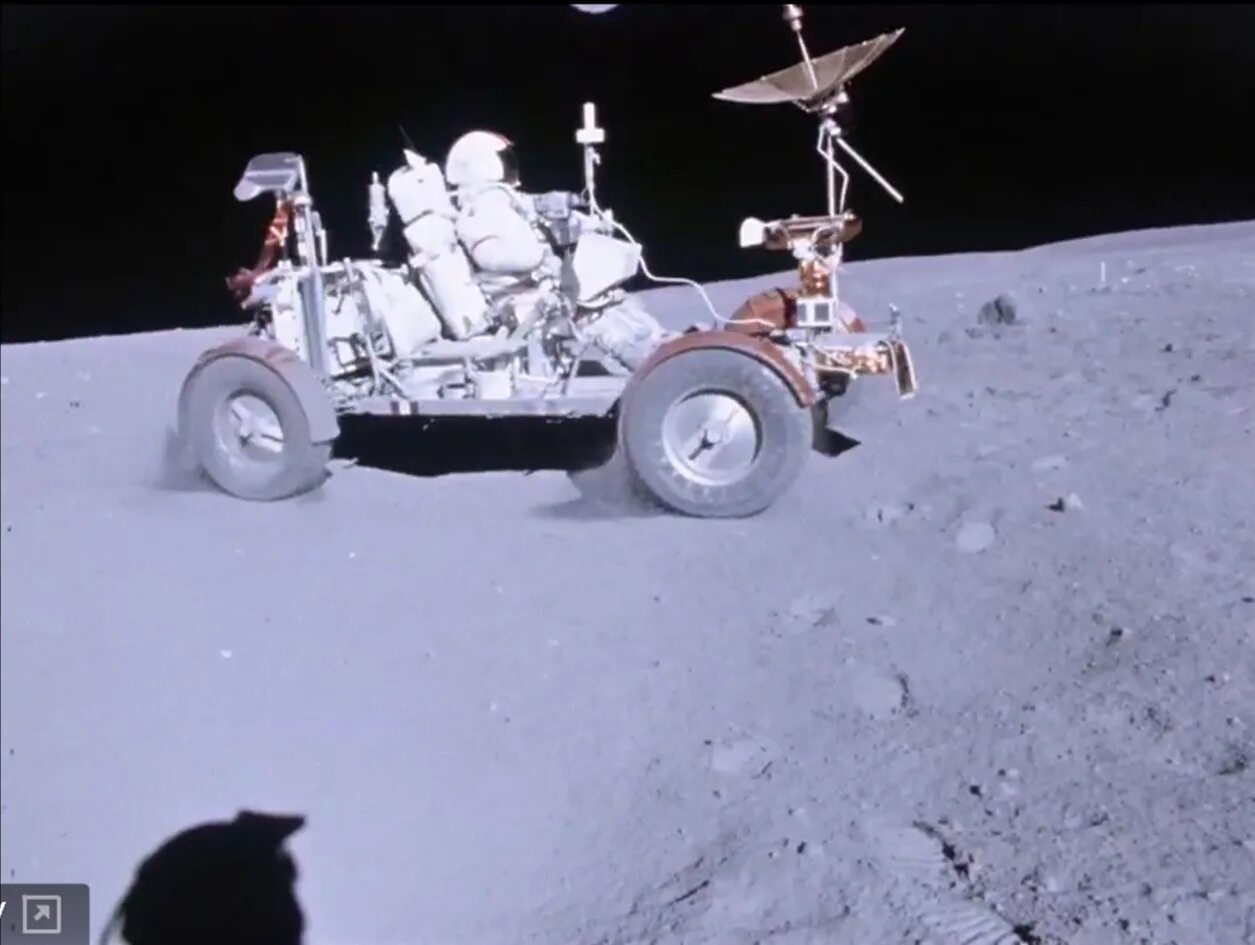 Самоходный аппарат совершивший путешествие по луне. Луноход Аполлон 15. Ровер Луноход. Аполлон 16 Луноход. Астронавты Аполло 16.