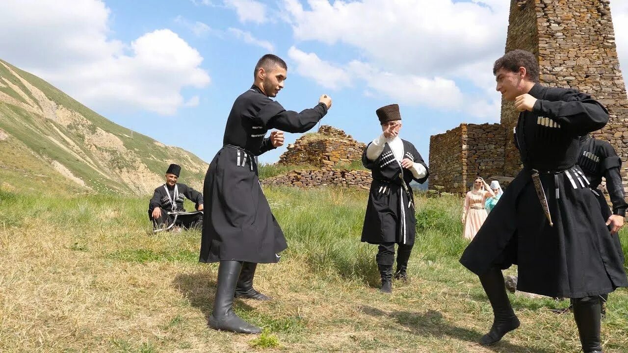Грузины играют. Осетия и осетины. Традиции и обычаи ингушей. Традиции осетинского народа. Ингуши и грузины.