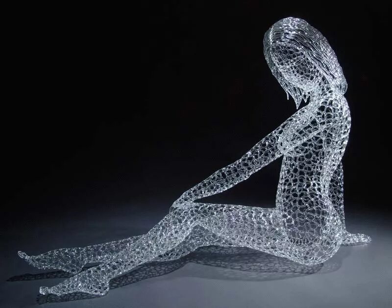 Стеклянный потолок. Человек из стекла. Разбитое стекло. Стеклянный человек. Человек из стекла.