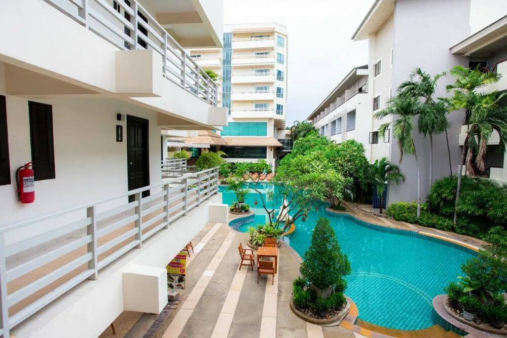 Сиа бриз паттайя. Сиа бриз джомтьен. Отель sea breeze jomtien resort 3. Сиа бриз паттайя джомтьен. Sea breeze jomtien resort балкон.
