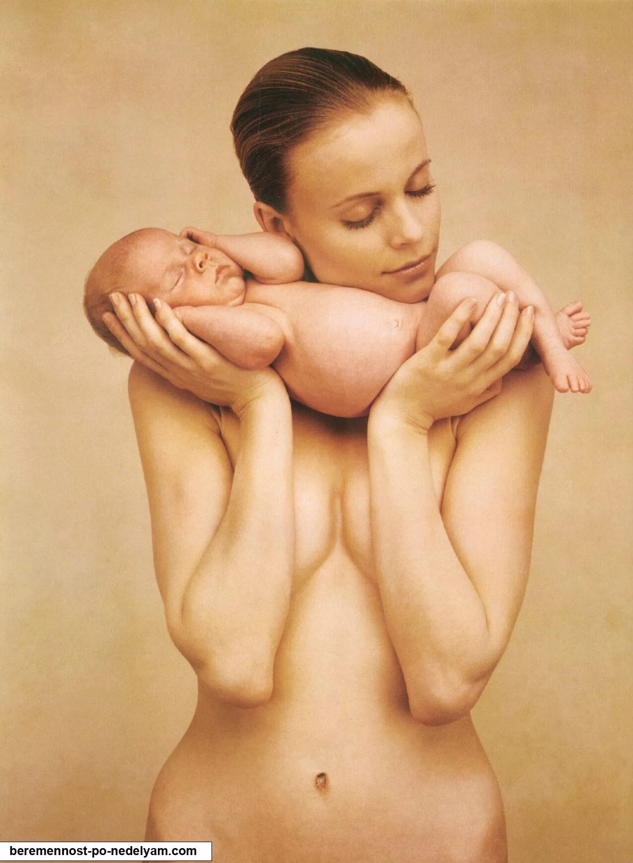 Nue. Фотосессия мама и малыш. Девушка с младенцем.