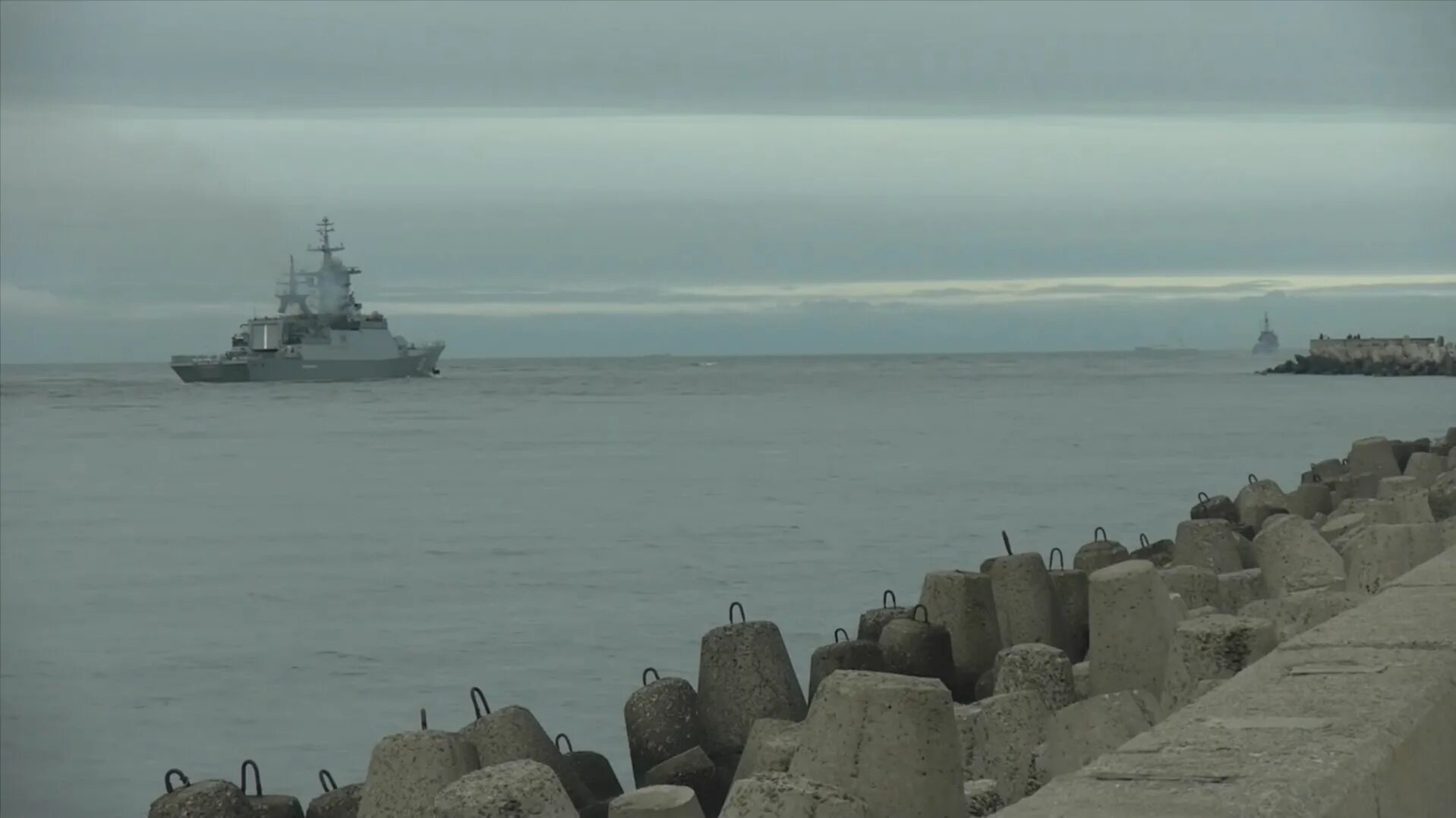 Победы россии на море. Балтийск военный городок. Несокрушимый корабль в Балтийском флоте. Российские корабли в Балтийском море. Балтийск корабли.