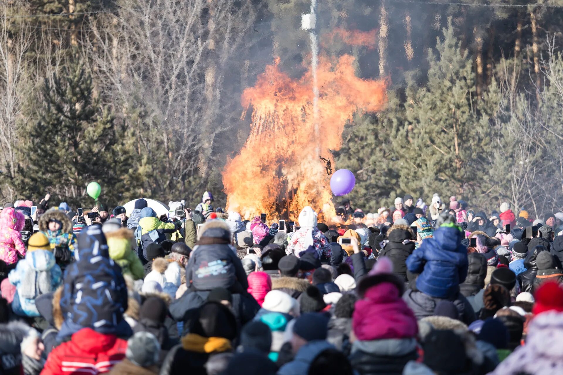 Масленица в челябинске мероприятия. Масленица в парке Гагарина в Челябинске. Масленица Челябинск.