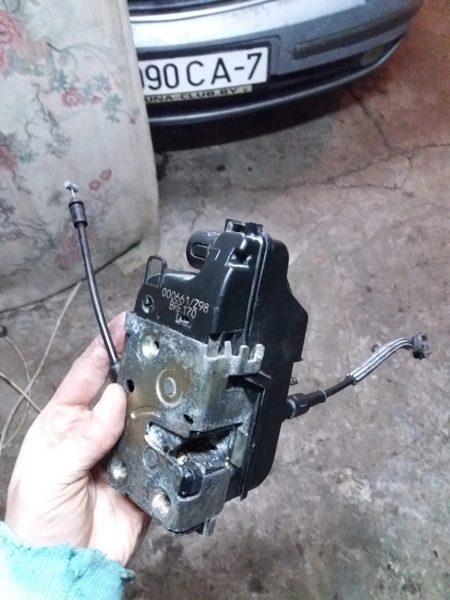 Меган 2 замок водительской двери. Меган 2 замок водительской двери. Замок рено меган 2. Рено меган 2 ручка двери водителя. Меган 2 замок водительской двери.