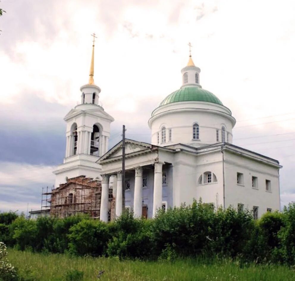 Храм троицы арамиль. Арамиль свердловская область. Храм троицы арамиль. Церковь троицы живоначальной арамиль. Арамиль достопримечательности храм.