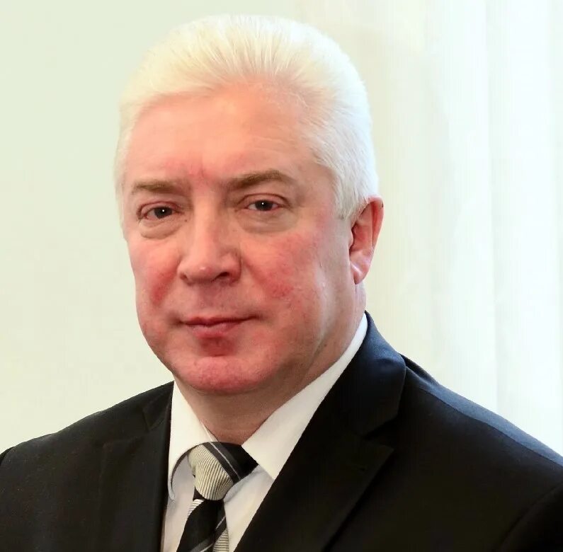 Ректор пгуас пенза. Гуляков ректор пгу. Ректор александр дмитриевич гуляков. Зам министр туризма пенза. Депутат добряшин пензенская область.