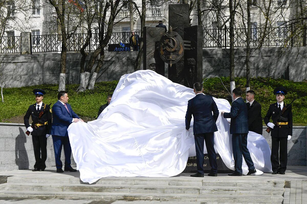 Новый памятник установят новости. Церемония открытия памятника. Памятник ветеранам. Памятник сотрудникам НКВД. Памятники в честь Великой Отечественной войны.