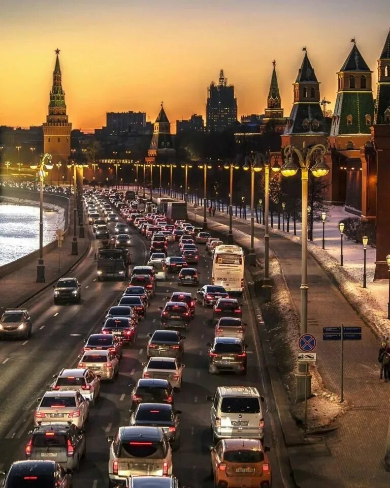 Московские дороги сегодня. Пробки в Москве. Москва и Москоу. Московские пробки. Дороги Москвы.