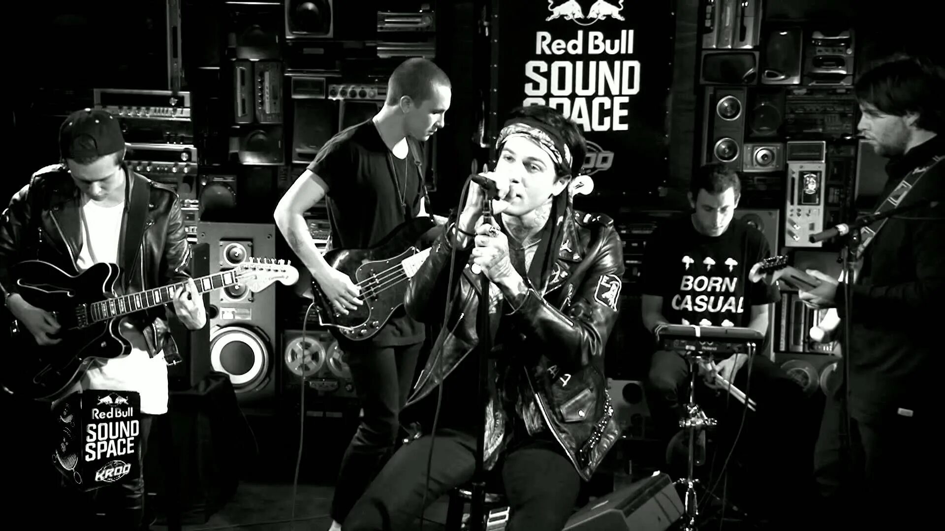 The neighbourhood float. Джесси рутерфорд the neighbourhood. the neighbourhood honest. the neighbourhood live. джесси резерфорд инстаграм.